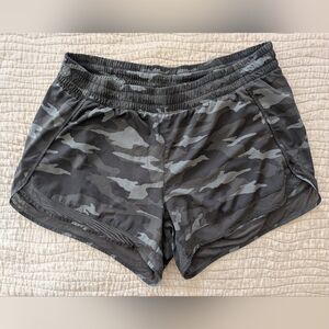 Athleta Women's Green Camouflage 4'' Mesh Racer Run Shorts (L)